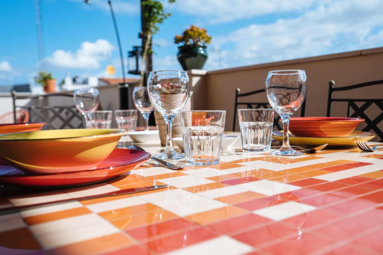 Apartamento Homeyseville-amazing Penthouse Giralda Views 8 Pax, Parking Optional Sevilha